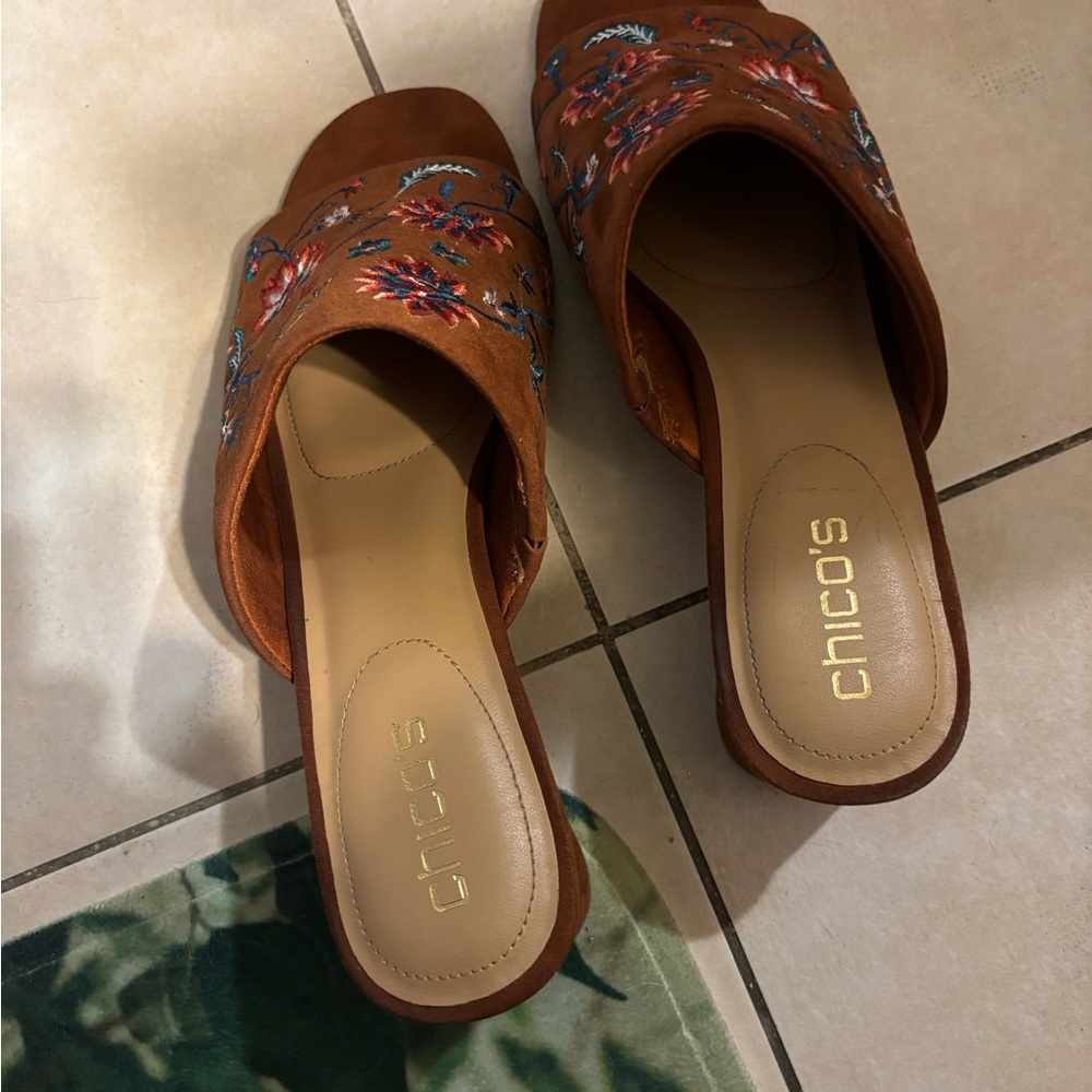 Chico’s Suede Floral Embroidered Slip on Sandals Size 11